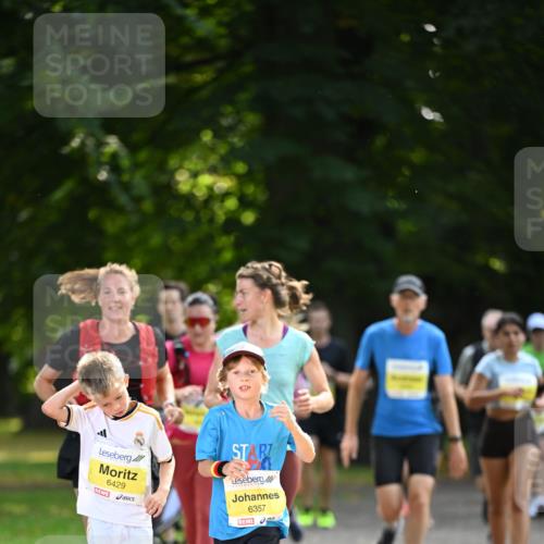 25.08.2024 - 20. Blankeneser Heldenlauf Dr. Thomas Lammeyer http://msf.ph/oto/6807823 25.08.2024 10:19:07 Laufen 6429, 6357 meine-sportfotos.de
