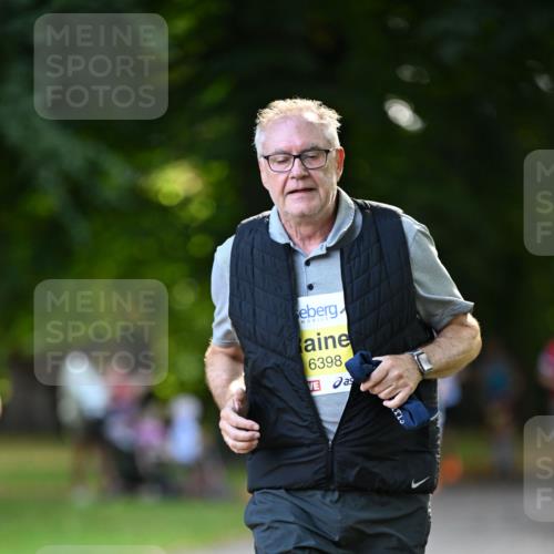 25.08.2024 - 20. Blankeneser Heldenlauf Dr. Thomas Lammeyer http://msf.ph/oto/6807870 25.08.2024 10:19:16 Laufen 6398 meine-sportfotos.de