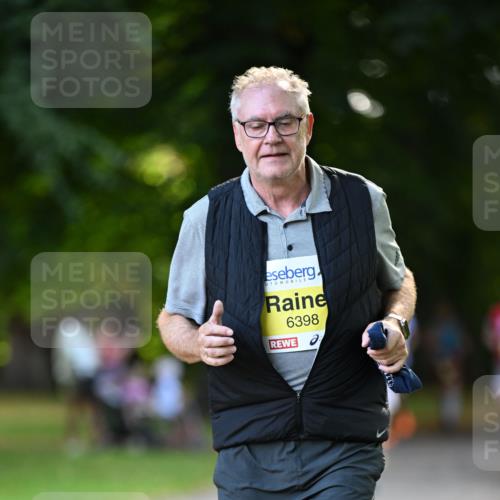 25.08.2024 - 20. Blankeneser Heldenlauf Dr. Thomas Lammeyer http://msf.ph/oto/6807871 25.08.2024 10:19:16 Laufen 6398 meine-sportfotos.de