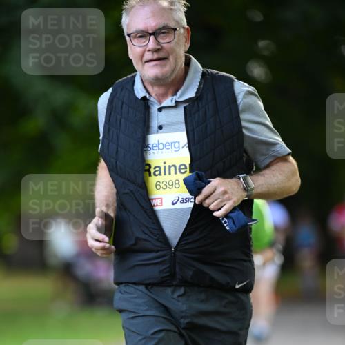25.08.2024 - 20. Blankeneser Heldenlauf Dr. Thomas Lammeyer http://msf.ph/oto/6807875 25.08.2024 10:19:17 Laufen 6398 meine-sportfotos.de