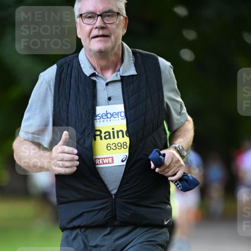 25.08.2024 - 20. Blankeneser Heldenlauf Dr. Thomas Lammeyer http://msf.ph/oto/6807877 25.08.2024 10:19:17 Laufen 6398 meine-sportfotos.de