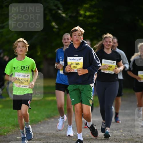 25.08.2024 - 20. Blankeneser Heldenlauf Dr. Thomas Lammeyer http://msf.ph/oto/6808113 25.08.2024 10:20:06 Laufen 2019, 6328, 6327, 400 meine-sportfotos.de