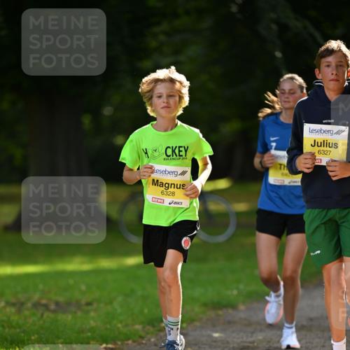 25.08.2024 - 20. Blankeneser Heldenlauf Dr. Thomas Lammeyer http://msf.ph/oto/6808116 25.08.2024 10:20:07 Laufen 2019, 640, 6327, 2, 6328 meine-sportfotos.de