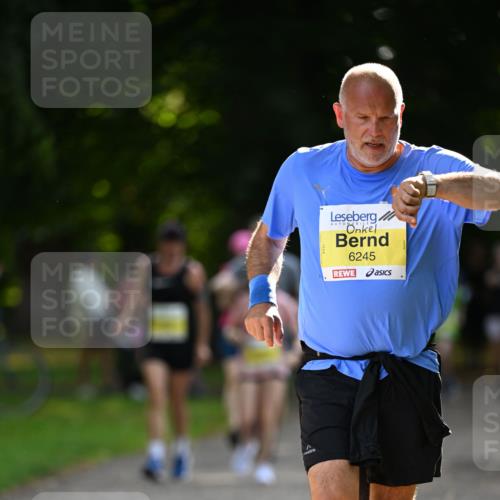 25.08.2024 - 20. Blankeneser Heldenlauf Dr. Thomas Lammeyer http://msf.ph/oto/6808276 25.08.2024 10:20:48 Laufen 6245 meine-sportfotos.de
