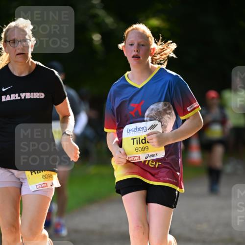 25.08.2024 - 20. Blankeneser Heldenlauf Dr. Thomas Lammeyer http://msf.ph/oto/6808322 25.08.2024 10:21:01 Laufen 6098, 6099 meine-sportfotos.de