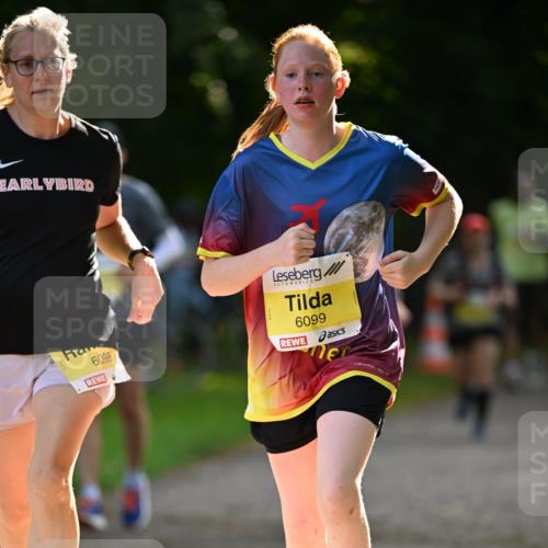 25.08.2024 - 20. Blankeneser Heldenlauf Dr. Thomas Lammeyer http://msf.ph/oto/6808323 25.08.2024 10:21:01 Laufen 6098, 6099, 1955 meine-sportfotos.de