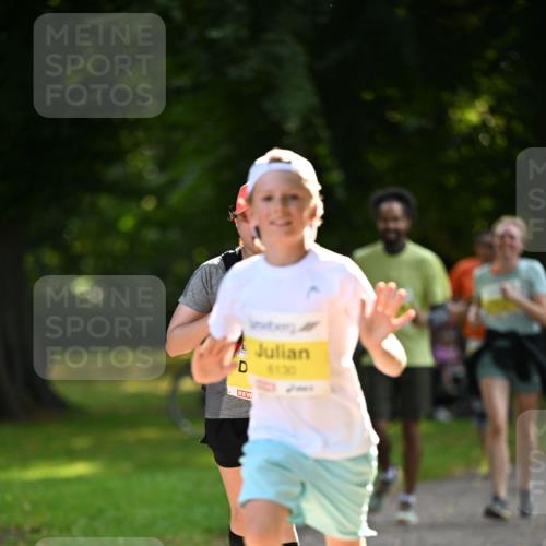 25.08.2024 - 20. Blankeneser Heldenlauf Dr. Thomas Lammeyer http://msf.ph/oto/6808348 25.08.2024 10:21:08 Laufen 6130 meine-sportfotos.de