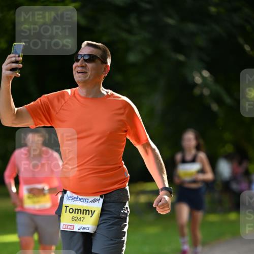 25.08.2024 - 20. Blankeneser Heldenlauf Dr. Thomas Lammeyer http://msf.ph/oto/6808387 25.08.2024 10:21:16 Laufen 6247 meine-sportfotos.de
