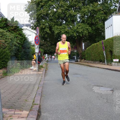 25.08.2024 - 20. Blankeneser Heldenlauf Strokosch-Dieckow http://msf.ph/oto/6814799 25.08.2024 09:40:04 Ziel 220, 221, 233 meine-sportfotos.de