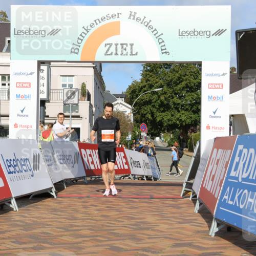 25.08.2024 - 20. Blankeneser Heldenlauf Strokosch-Dieckow http://msf.ph/oto/6815845 25.08.2024 09:37:20 Ziel 228 meine-sportfotos.de