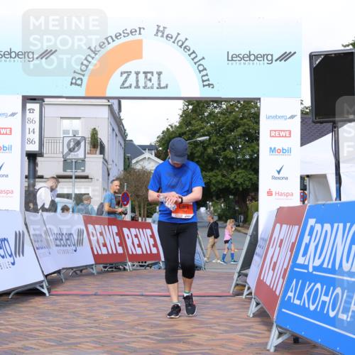 25.08.2024 - 20. Blankeneser Heldenlauf Strokosch-Dieckow http://msf.ph/oto/6816386 25.08.2024 10:04:21 Ziel 168 meine-sportfotos.de