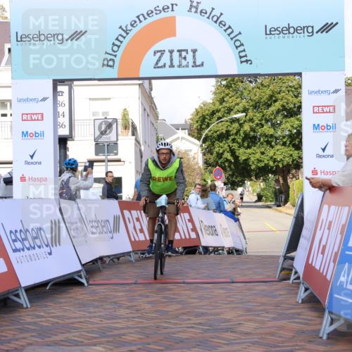 25.08.2024 - 20. Blankeneser Heldenlauf Strokosch-Dieckow http://msf.ph/oto/6816406 25.08.2024 10:08:58 Ziel  meine-sportfotos.de