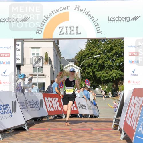 25.08.2024 - 20. Blankeneser Heldenlauf Strokosch-Dieckow http://msf.ph/oto/6816432 25.08.2024 10:09:20 Ziel 6436 meine-sportfotos.de