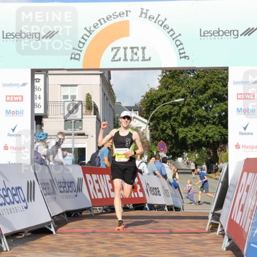 25.08.2024 - 20. Blankeneser Heldenlauf Strokosch-Dieckow http://msf.ph/oto/6816444 25.08.2024 10:09:20 Ziel 6436 meine-sportfotos.de