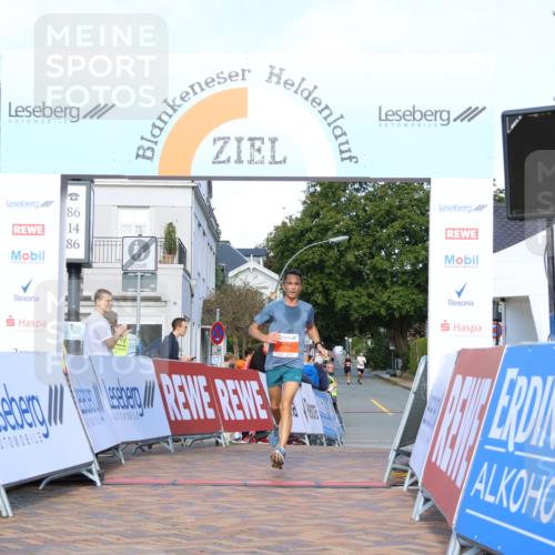 25.08.2024 - 20. Blankeneser Heldenlauf Strokosch-Dieckow http://msf.ph/oto/6816449 25.08.2024 09:39:58 Ziel 208 meine-sportfotos.de