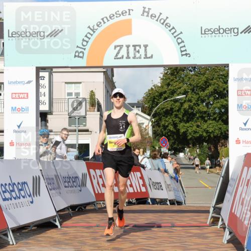 25.08.2024 - 20. Blankeneser Heldenlauf Strokosch-Dieckow http://msf.ph/oto/6816465 25.08.2024 10:09:21 Ziel 6436 meine-sportfotos.de