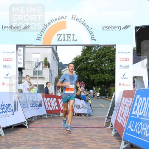 25.08.2024 - 20. Blankeneser Heldenlauf Strokosch-Dieckow http://msf.ph/oto/6816471 25.08.2024 09:39:58 Ziel 208 meine-sportfotos.de