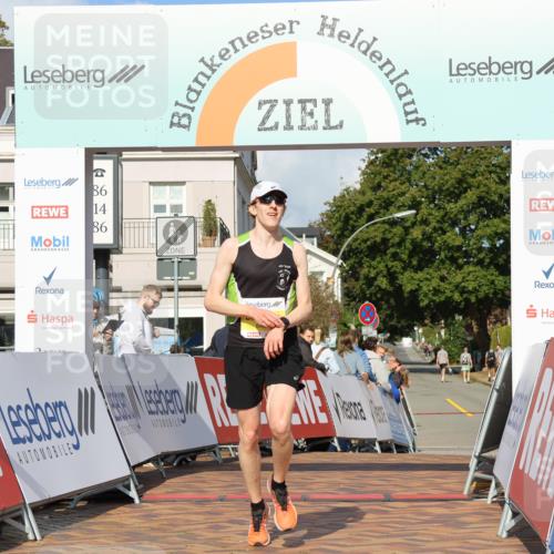 25.08.2024 - 20. Blankeneser Heldenlauf Strokosch-Dieckow http://msf.ph/oto/6816474 25.08.2024 10:09:21 Ziel 6436 meine-sportfotos.de