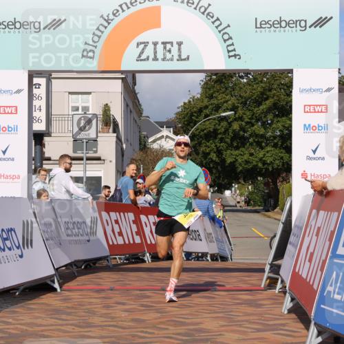 25.08.2024 - 20. Blankeneser Heldenlauf Strokosch-Dieckow http://msf.ph/oto/6816524 25.08.2024 10:10:11 Ziel 6012 meine-sportfotos.de