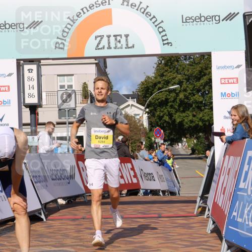 25.08.2024 - 20. Blankeneser Heldenlauf Strokosch-Dieckow http://msf.ph/oto/6816810 25.08.2024 10:12:00 Ziel 6284 meine-sportfotos.de
