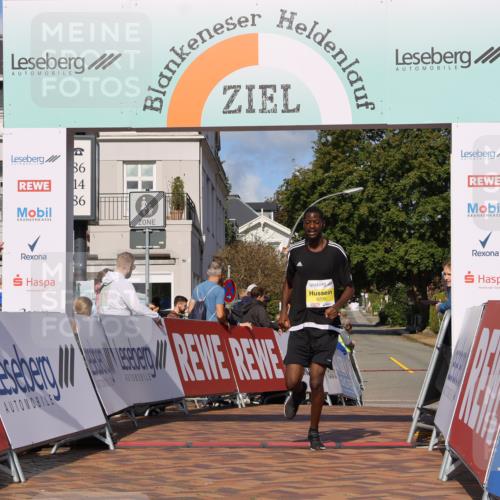 25.08.2024 - 20. Blankeneser Heldenlauf Strokosch-Dieckow http://msf.ph/oto/6816884 25.08.2024 10:13:08 Ziel 6208 meine-sportfotos.de