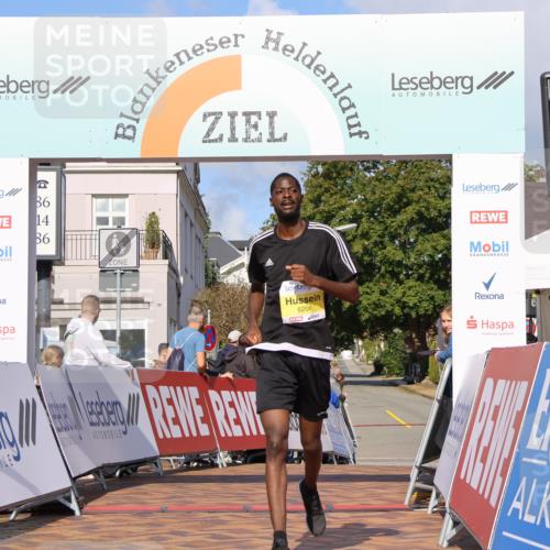 25.08.2024 - 20. Blankeneser Heldenlauf Strokosch-Dieckow http://msf.ph/oto/6816918 25.08.2024 10:13:09 Ziel 6208 meine-sportfotos.de