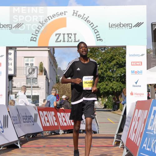 25.08.2024 - 20. Blankeneser Heldenlauf Strokosch-Dieckow http://msf.ph/oto/6816926 25.08.2024 10:13:10 Ziel 6208 meine-sportfotos.de