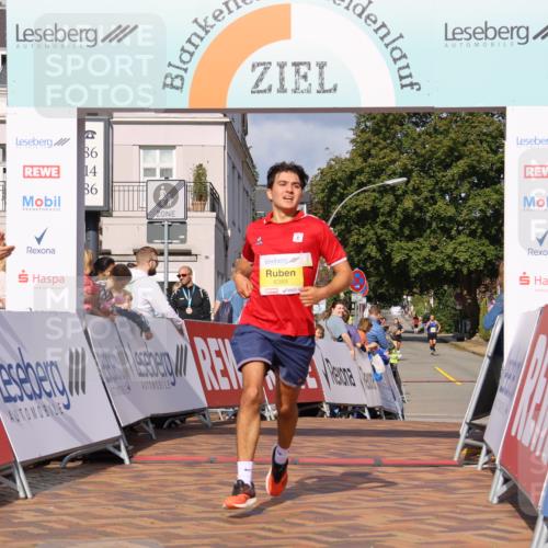 25.08.2024 - 20. Blankeneser Heldenlauf Strokosch-Dieckow http://msf.ph/oto/6817125 25.08.2024 10:14:29 Ziel 6389 meine-sportfotos.de