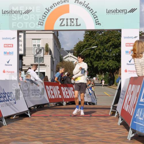 25.08.2024 - 20. Blankeneser Heldenlauf Strokosch-Dieckow http://msf.ph/oto/6817288 25.08.2024 10:15:13 Ziel 6228 meine-sportfotos.de