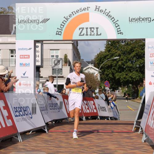 25.08.2024 - 20. Blankeneser Heldenlauf Strokosch-Dieckow http://msf.ph/oto/6817387 25.08.2024 10:15:29 Ziel 6458 meine-sportfotos.de