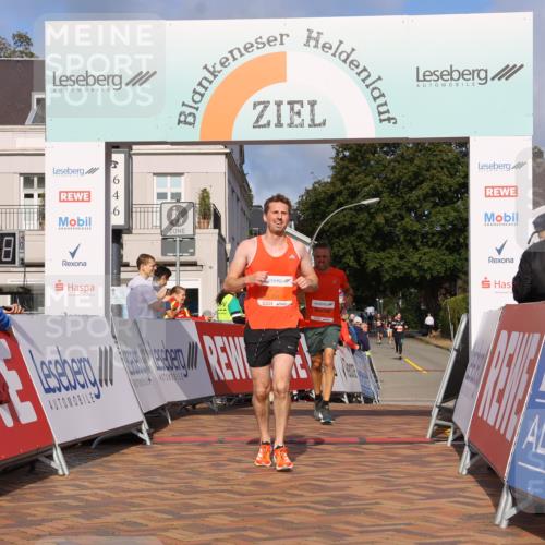 25.08.2024 - 20. Blankeneser Heldenlauf Strokosch-Dieckow http://msf.ph/oto/6817395 25.08.2024 09:41:52 Ziel 105, 121, 288 meine-sportfotos.de