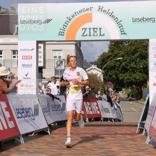 25.08.2024 - 20. Blankeneser Heldenlauf Strokosch-Dieckow http://msf.ph/oto/6817397 25.08.2024 10:15:29 Ziel 6458 meine-sportfotos.de