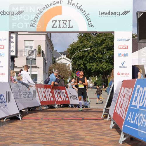 25.08.2024 - 20. Blankeneser Heldenlauf Strokosch-Dieckow http://msf.ph/oto/6817449 25.08.2024 10:15:43 Ziel 6379 meine-sportfotos.de