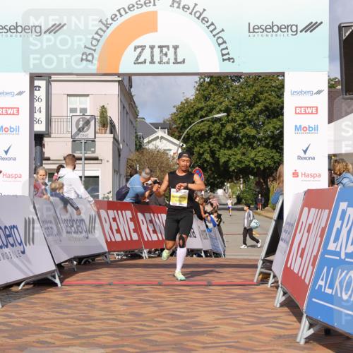25.08.2024 - 20. Blankeneser Heldenlauf Strokosch-Dieckow http://msf.ph/oto/6817464 25.08.2024 10:15:44 Ziel 6379 meine-sportfotos.de
