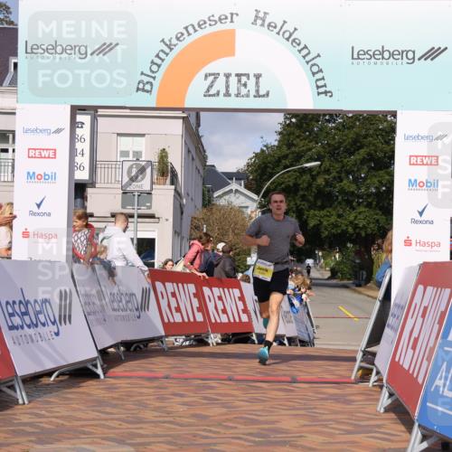 25.08.2024 - 20. Blankeneser Heldenlauf Strokosch-Dieckow http://msf.ph/oto/6817646 25.08.2024 10:16:28 Ziel 6399 meine-sportfotos.de