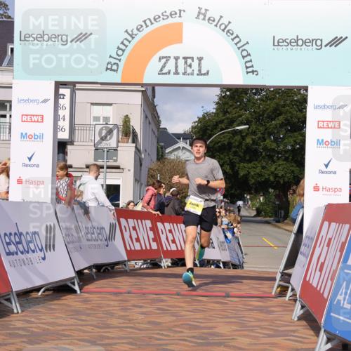 25.08.2024 - 20. Blankeneser Heldenlauf Strokosch-Dieckow http://msf.ph/oto/6817660 25.08.2024 10:16:29 Ziel 6399 meine-sportfotos.de