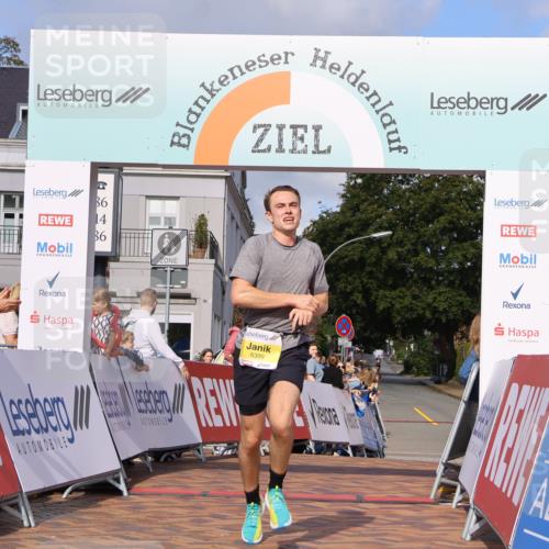 25.08.2024 - 20. Blankeneser Heldenlauf Strokosch-Dieckow http://msf.ph/oto/6817693 25.08.2024 10:16:30 Ziel 6399 meine-sportfotos.de