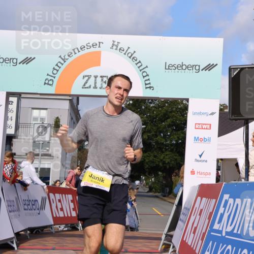 25.08.2024 - 20. Blankeneser Heldenlauf Strokosch-Dieckow http://msf.ph/oto/6817716 25.08.2024 10:16:30 Ziel 6399 meine-sportfotos.de