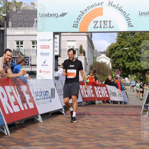 25.08.2024 - 20. Blankeneser Heldenlauf Strokosch-Dieckow http://msf.ph/oto/6817723 25.08.2024 09:42:12 Ziel 115, 124, 134, 255 meine-sportfotos.de