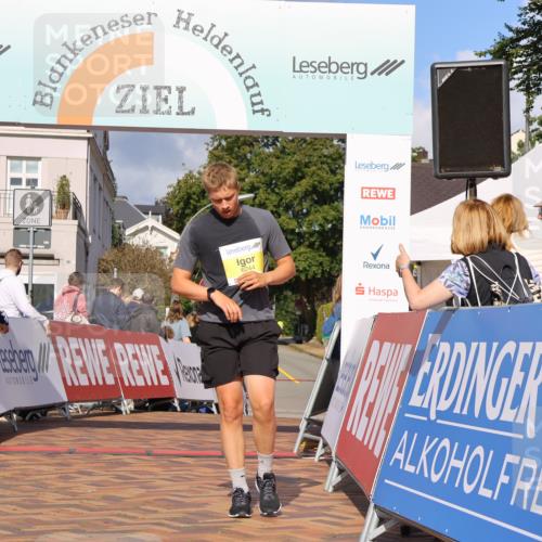 25.08.2024 - 20. Blankeneser Heldenlauf Strokosch-Dieckow http://msf.ph/oto/6817801 25.08.2024 10:17:03 Ziel 6244 meine-sportfotos.de