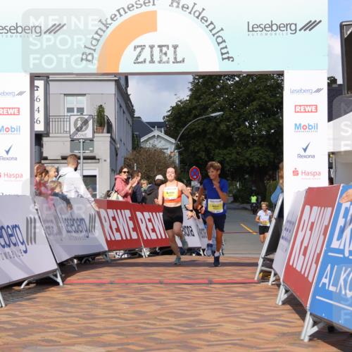 25.08.2024 - 20. Blankeneser Heldenlauf Strokosch-Dieckow http://msf.ph/oto/6817827 25.08.2024 10:17:20 Ziel 6273, 6459 meine-sportfotos.de