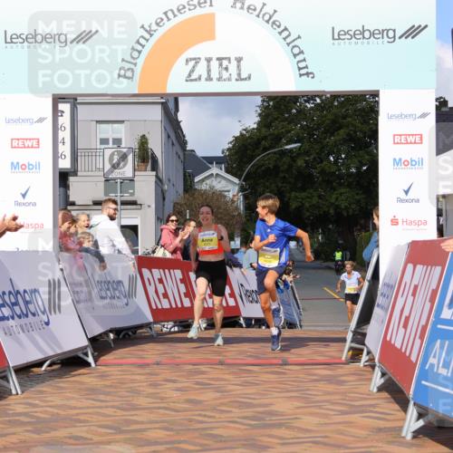 25.08.2024 - 20. Blankeneser Heldenlauf Strokosch-Dieckow http://msf.ph/oto/6817834 25.08.2024 10:17:20 Ziel 6273, 6459 meine-sportfotos.de