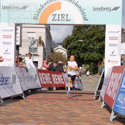 25.08.2024 - 20. Blankeneser Heldenlauf Strokosch-Dieckow http://msf.ph/oto/6817990 25.08.2024 10:17:58 Ziel 6527 meine-sportfotos.de