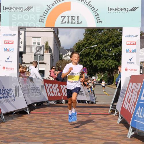 25.08.2024 - 20. Blankeneser Heldenlauf Strokosch-Dieckow http://msf.ph/oto/6818027 25.08.2024 10:17:59 Ziel 6527 meine-sportfotos.de