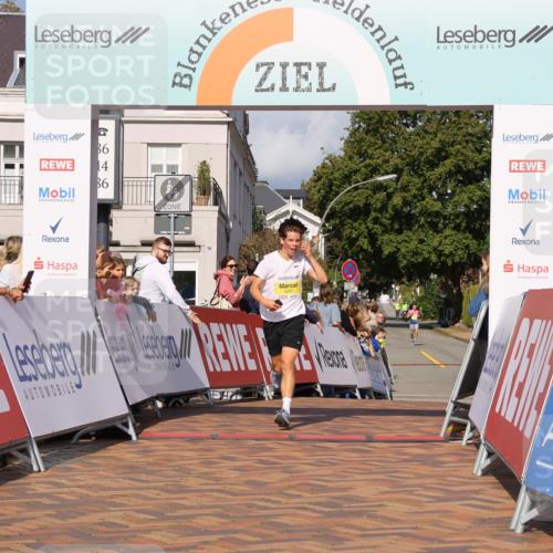 25.08.2024 - 20. Blankeneser Heldenlauf Strokosch-Dieckow http://msf.ph/oto/6818104 25.08.2024 10:18:09 Ziel 6297 meine-sportfotos.de