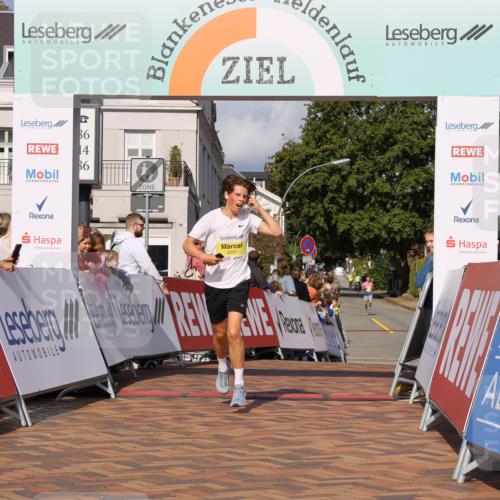 25.08.2024 - 20. Blankeneser Heldenlauf Strokosch-Dieckow http://msf.ph/oto/6818133 25.08.2024 10:18:09 Ziel 6297 meine-sportfotos.de