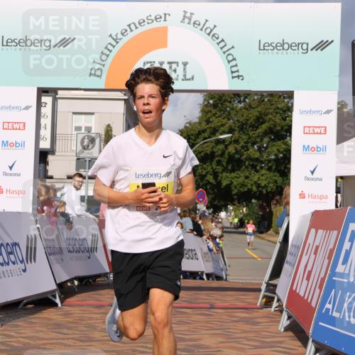 25.08.2024 - 20. Blankeneser Heldenlauf Strokosch-Dieckow http://msf.ph/oto/6818200 25.08.2024 10:18:11 Ziel 6297 meine-sportfotos.de