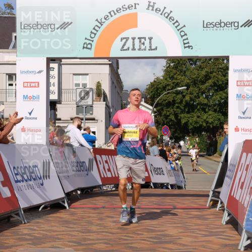 25.08.2024 - 20. Blankeneser Heldenlauf Strokosch-Dieckow http://msf.ph/oto/6818236 25.08.2024 10:18:24 Ziel 6157 meine-sportfotos.de