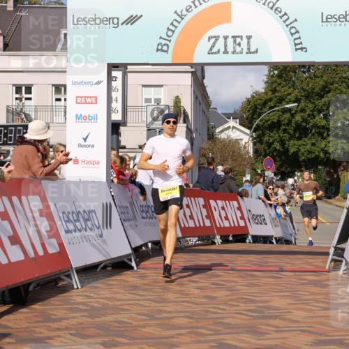 25.08.2024 - 20. Blankeneser Heldenlauf Strokosch-Dieckow http://msf.ph/oto/6818320 25.08.2024 10:18:32 Ziel 6354, 6410 meine-sportfotos.de