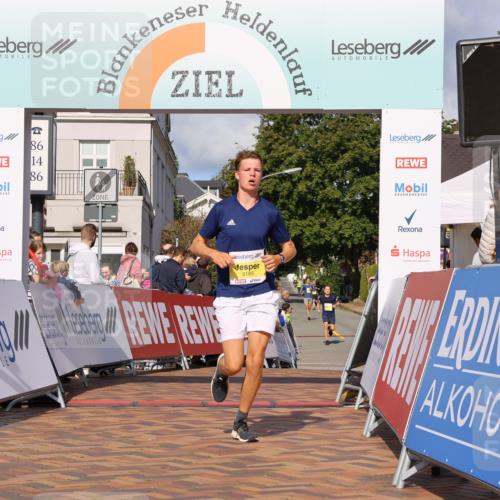 25.08.2024 - 20. Blankeneser Heldenlauf Strokosch-Dieckow http://msf.ph/oto/6818491 25.08.2024 10:18:48 Ziel 6185 meine-sportfotos.de